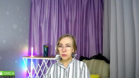Snapshot of _greybunny_ chatting on 18, 10, 2025 _greybunny_ online show from 18, 10, 2025
