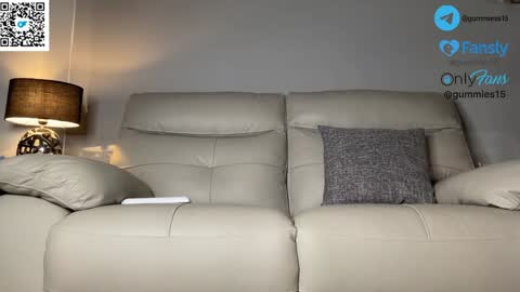 Snapshot of _gummies15 chatting on 27, 11, 2025 sara online show from 27, 11, 2025