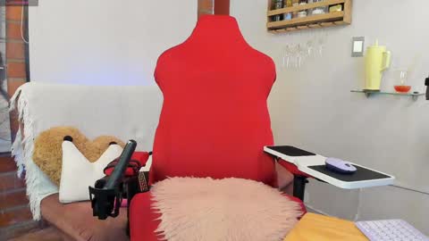 _hottie__ online show from 6, 2, 2025