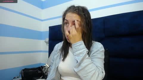 Snapshot of _isaabellaa chatting on 8, 2, 2025 Isa online show from 8, 2, 2025