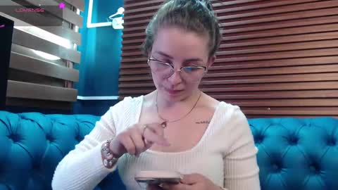 Snapshot of _isaabellaa chatting on 18, 2, 2025 Isa online show from 18, 2, 2025