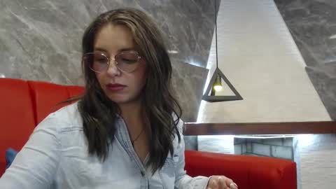 Snapshot of _isaabellaa chatting on 4, 3, 2025 Isa online show from 4, 3, 2025