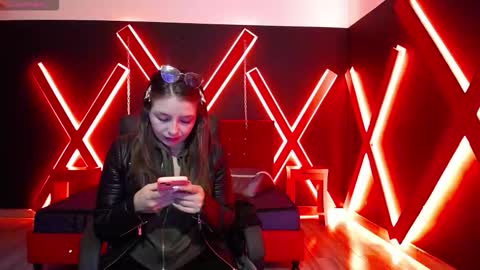 Snapshot of _isaabellaa chatting on 16, 11, 2025 Isa online show from 16, 11, 2025