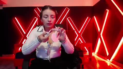 Snapshot of _isaabellaa chatting on 17, 11, 2025 Isa online show from 17, 11, 2025