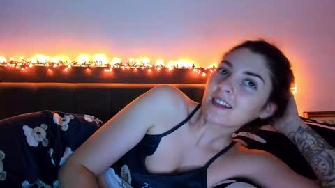 _just_a_simple_girl online show from 8, 2, 2025