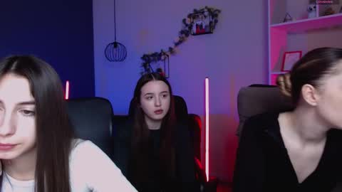 _kellykitten_ online show from 12, 3, 2026