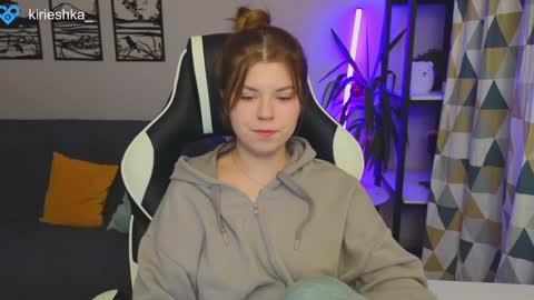 Snapshot of _kirieshka chatting on 5, 12, 2024 Molly Emily online show from 5, 12, 2024