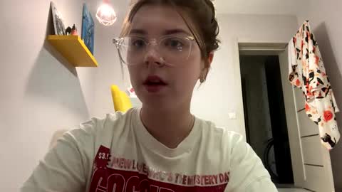 Snapshot of _kirieshka chatting on 10, 2, 2025 Molly Emily online show from 10, 2, 2025