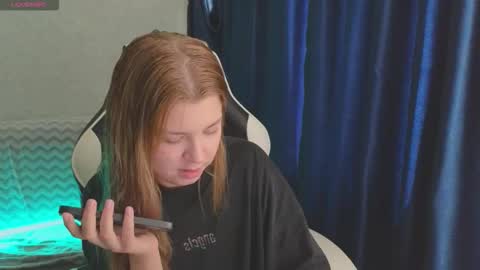 Snapshot of _kirieshka chatting on 18, 9, 2025 Molly Emily online show from 18, 9, 2025