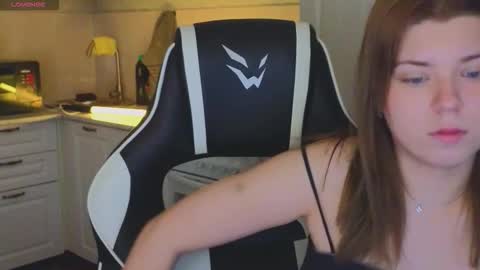 Snapshot of _kirieshka chatting on 18, 11, 2025 Molly Emily online show from 18, 11, 2025