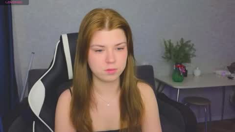 Snapshot of _kirieshka chatting on 16, 12, 2025 Molly Emily online show from 16, 12, 2025