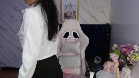 Hi Stream 300pm to 900pm online show from 7, 3, 2025