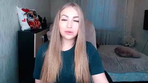 Snapshot of _kittyboo chatting on 14, 12, 2025 Aleksa online show from 14, 12, 2025