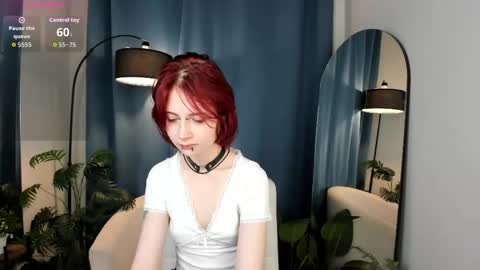 Snapshot of _l_o_r_r_y_ chatting on 23, 11, 2025 _l_o_r_r_y_ online show from 23, 11, 2025