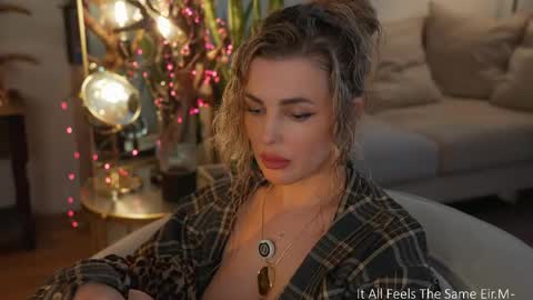 Snapshot of _lady__m_ chatting on 2, 6, 2026 _lady__m_ online show from 2, 6, 2026