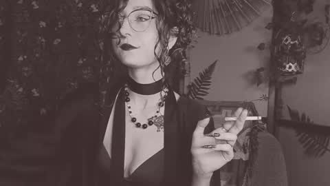 Lady Luna online show from 24, 2, 2025