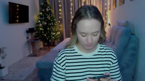 _lalune_ online show from 16, 12, 2024