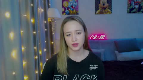 _lalune_ online show from 20, 12, 2024