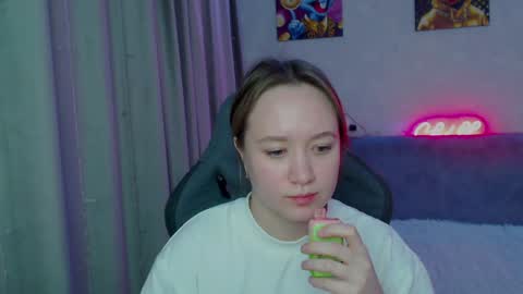 _lalune_ online show from 20, 1, 2025