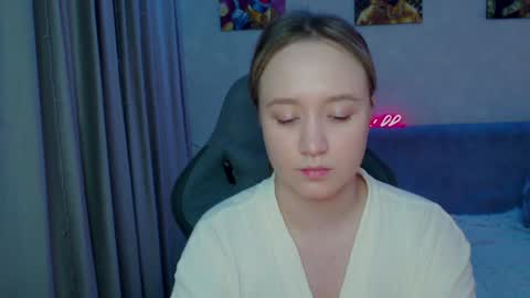 _lalune_ online show from 31, 1, 2025