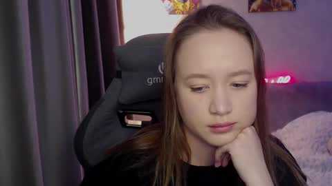 _lalune_ online show from 9, 10, 2025