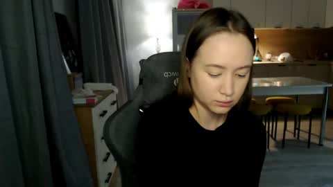 _lalune_ online show from 5, 4, 2026