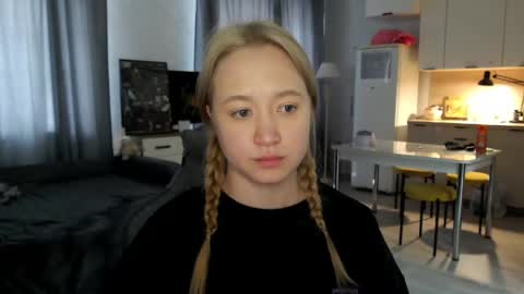 _lalune_ online show from 12, 5, 2026