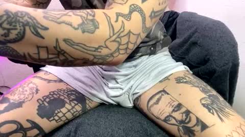 Snapshot of _layne chatting on 22, 10, 2025 Layne online show from 22, 10, 2025