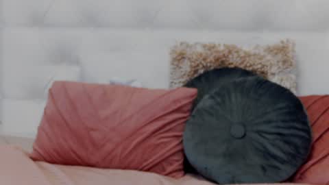 Lena Paul online show from 13, 1, 2025