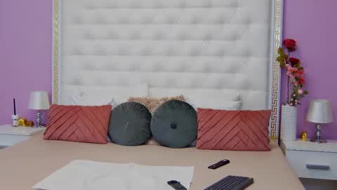 Lena Paul online show from 11, 3, 2025