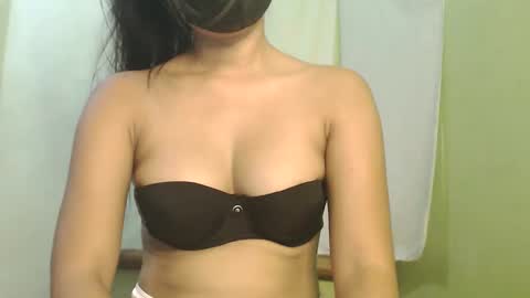 _lilies_gigi_ online show from 17, 12, 2025