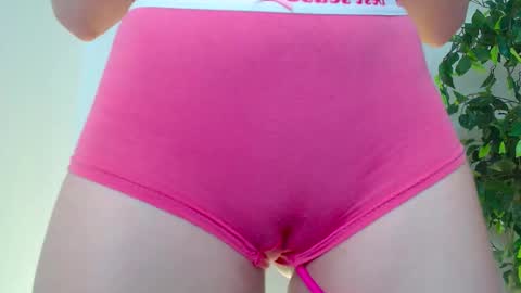 Snapshot of _little_misss chatting on 7, 10, 2025 Mila  online show from 7, 10, 2025