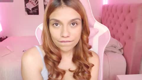 Snapshot of _lloou_ chatting on 23, 11, 2025 Sofia 3 online show from 23, 11, 2025