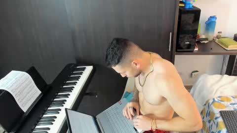 Snapshot of _logan_s chatting on 3, 11, 2025 logan online show from 3, 11, 2025