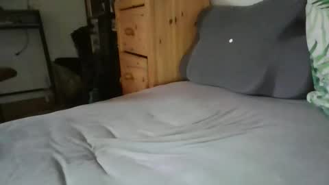 _longsword_123 online show from 17, 4, 2026