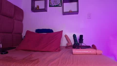 Snapshot of _lorrayne_ chatting on 15, 1, 2025 Lorrayne online show from 15, 1, 2025