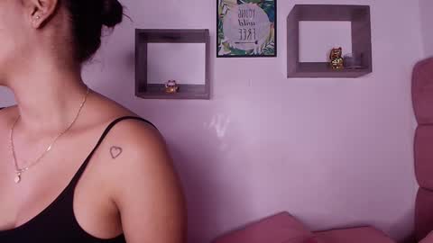 Snapshot of _lorrayne_ chatting on 16, 1, 2025 Lorrayne online show from 16, 1, 2025