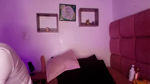 Snapshot of _lorrayne_ chatting on 18, 1, 2025 Lorrayne online show from 18, 1, 2025