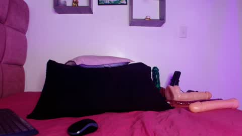 Snapshot of _lorrayne_ chatting on 22, 1, 2025 Lorrayne online show from 22, 1, 2025