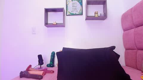 Snapshot of _lorrayne_ chatting on 25, 1, 2025 Lorrayne online show from 25, 1, 2025