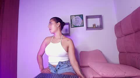 Snapshot of _lorrayne_ chatting on 27, 1, 2025 Lorrayne online show from 27, 1, 2025