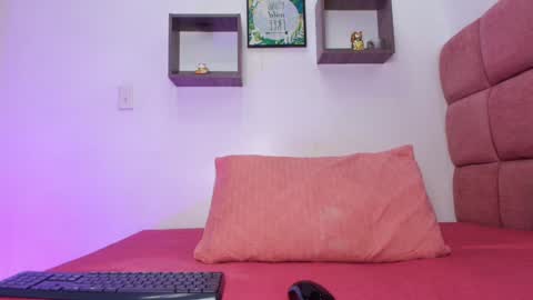 Snapshot of _lorrayne_ chatting on 8, 2, 2025 Lorrayne online show from 8, 2, 2025