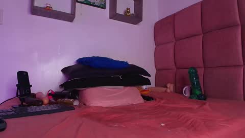 Snapshot of _lorrayne_ chatting on 13, 2, 2025 Lorrayne online show from 13, 2, 2025