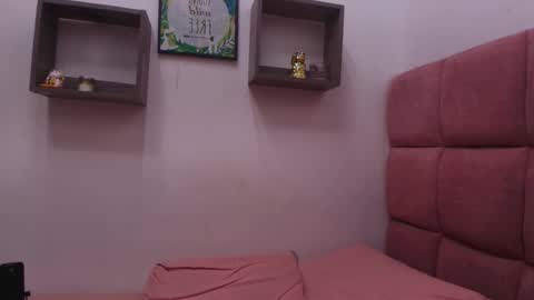 Snapshot of _lorrayne_ chatting on 15, 2, 2025 Lorrayne online show from 15, 2, 2025