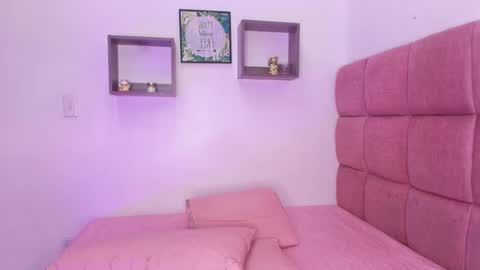 Snapshot of _lorrayne_ chatting on 20, 2, 2025 Lorrayne online show from 20, 2, 2025