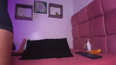 Snapshot of _lorrayne_ chatting on 21, 2, 2025 Lorrayne online show from 21, 2, 2025