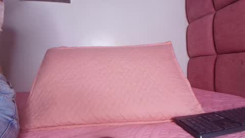 Snapshot of _lorrayne_ chatting on 23, 2, 2025 Lorrayne online show from 23, 2, 2025