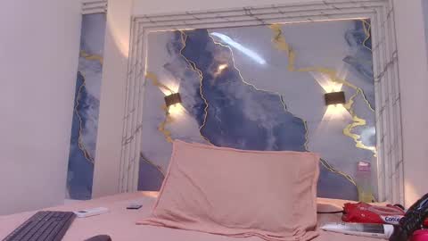 Snapshot of _lorrayne_ chatting on 13, 9, 2025 Lorrayne online show from 13, 9, 2025