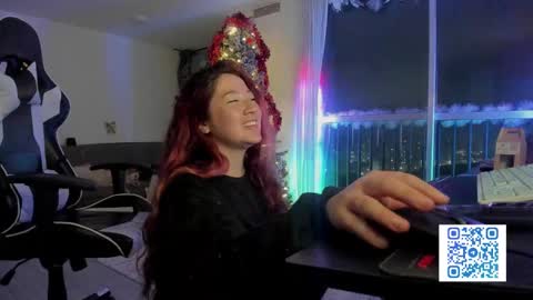 _lunaa__ online show from 5, 12, 2024