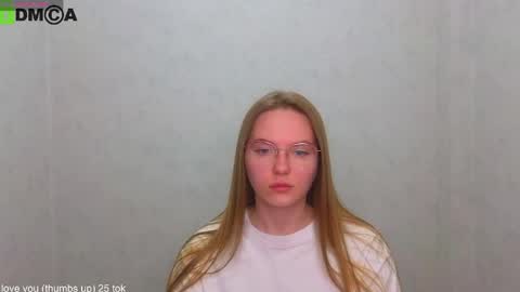 Welcome guys  Pleasure to see you all here  My name is Lysafeta and MichaelaTip menu is active Private is open  online show from 25, 5, 2026